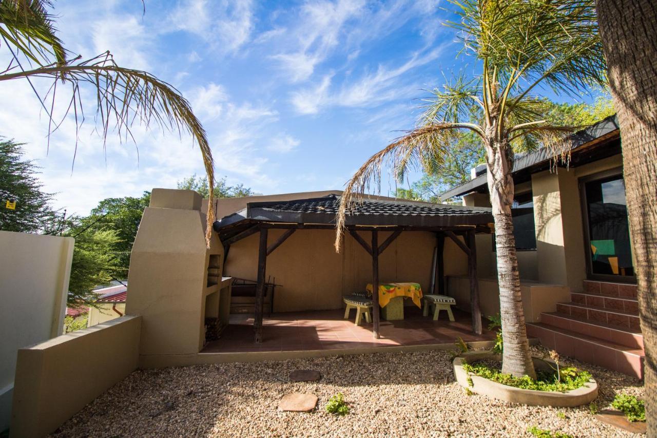 John-Lou'S One-Bedroom Apartment Windhoek Exterior foto