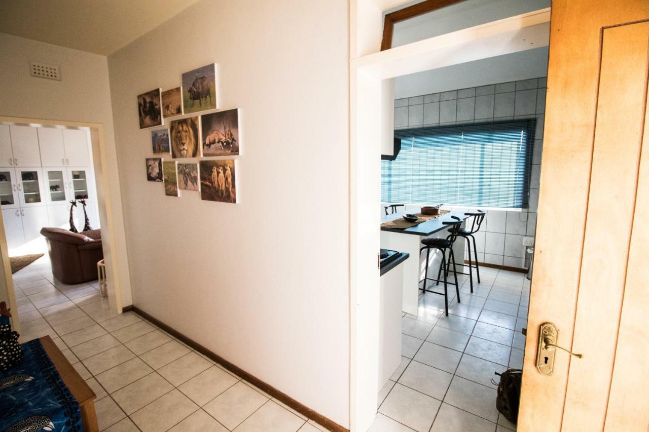 John-Lou'S One-Bedroom Apartment Windhoek Exterior foto