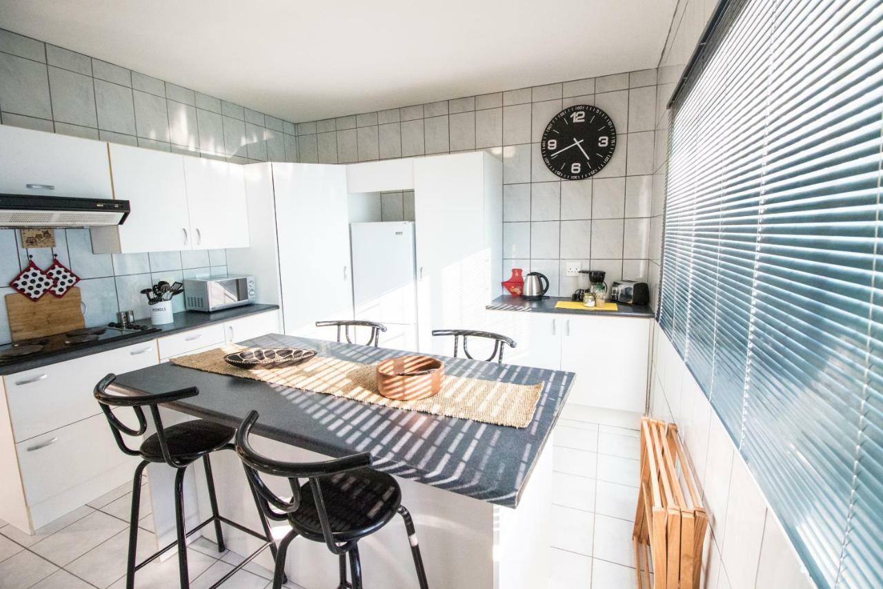 John-Lou'S One-Bedroom Apartment Windhoek Exterior foto